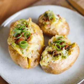 Loaded Baked Potatoes – USA