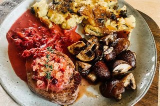 Rinderfilet-Steaks in Cranberry-Sauce