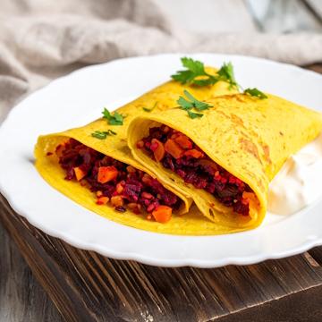 Crepes mit roter Füllung