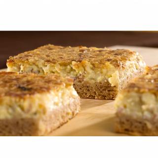 Zwiebelkuchen mit Schinkenspeck (4 Stück)
