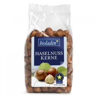 Haselnusskerne ganz